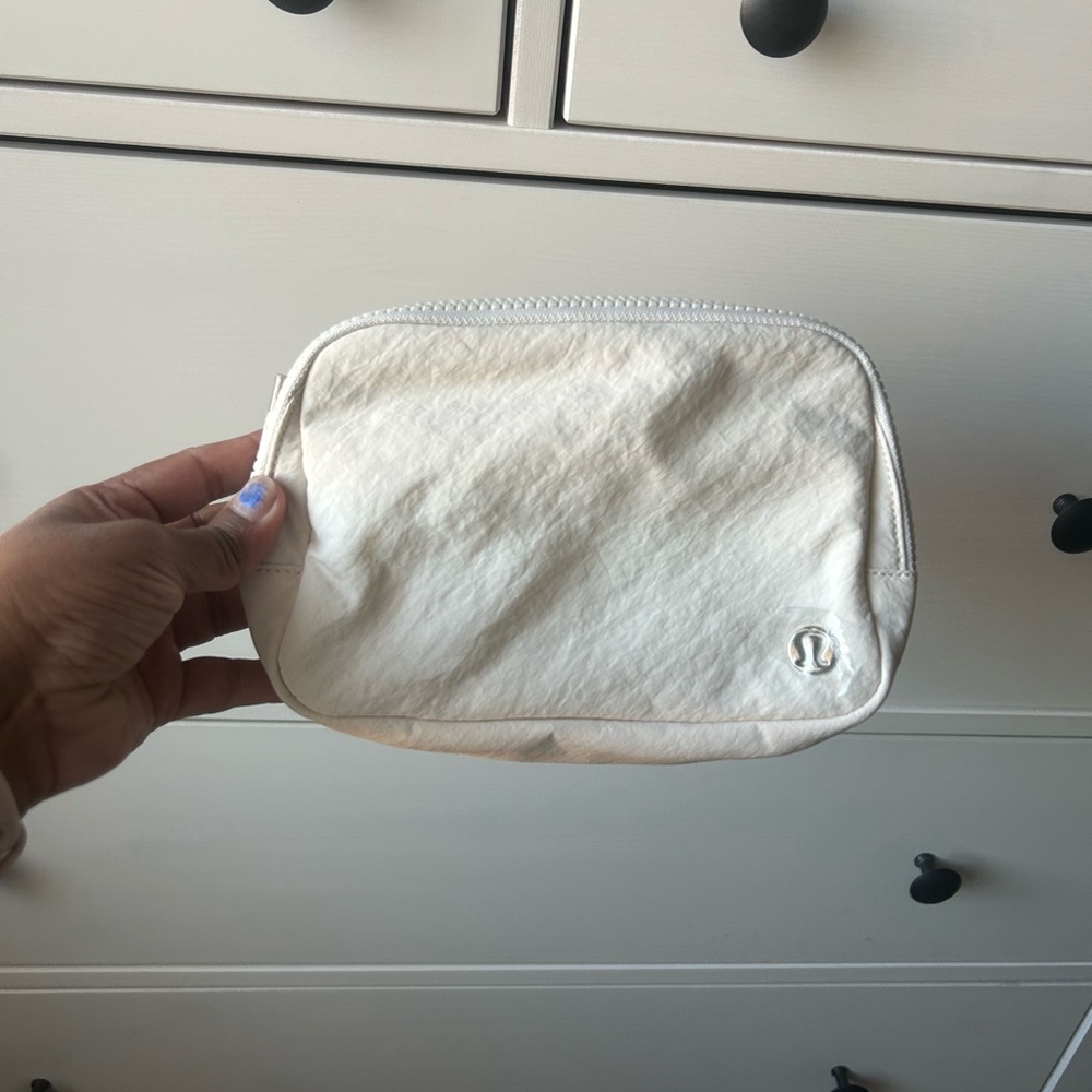 Lululemon White Pouch/ Fanny pack
